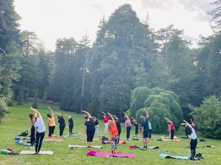Yoga alla Montesca per salutare l’estate: appuntamento domenica 21 giugno nel verde del parco