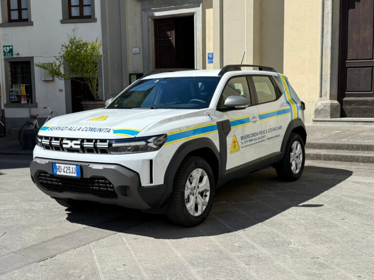 Pieve Santo Stefano, presentato il nuovo mezzo della Misericordia: una risorsa in più per i servizi sociali