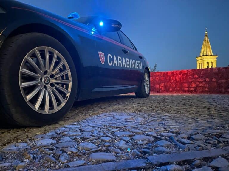 Spoleto: arrestato 27enne dai Carabinieri per furto moto, violenza e danneggiamento Gazzella