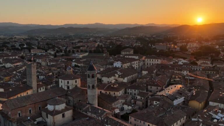 A Città di Castello il sole sorge due volte: certificato il fenomeno che rende unica la città