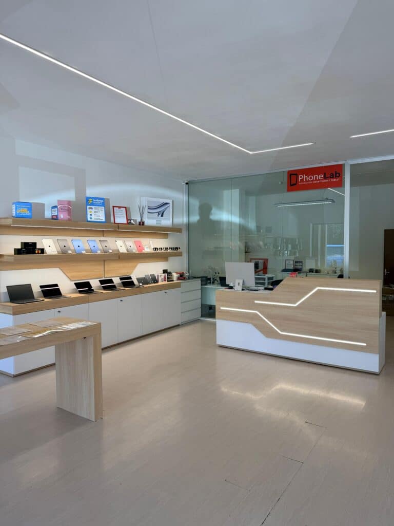 PhoneLab, a Sansepolcro la tecnologia incontra competenza e fiducia