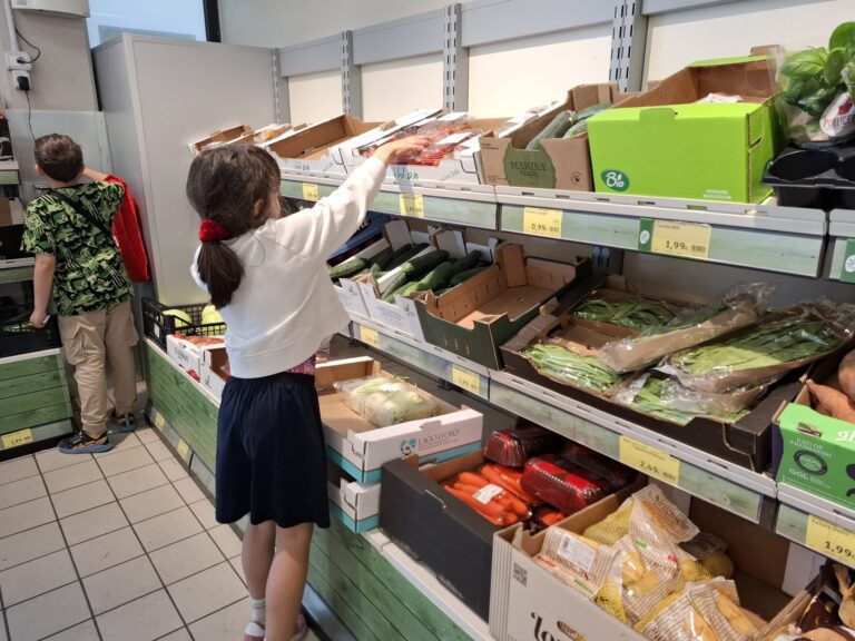 Piccoli consumatori crescono: la matematica esce dall’aula e arriva al supermercato