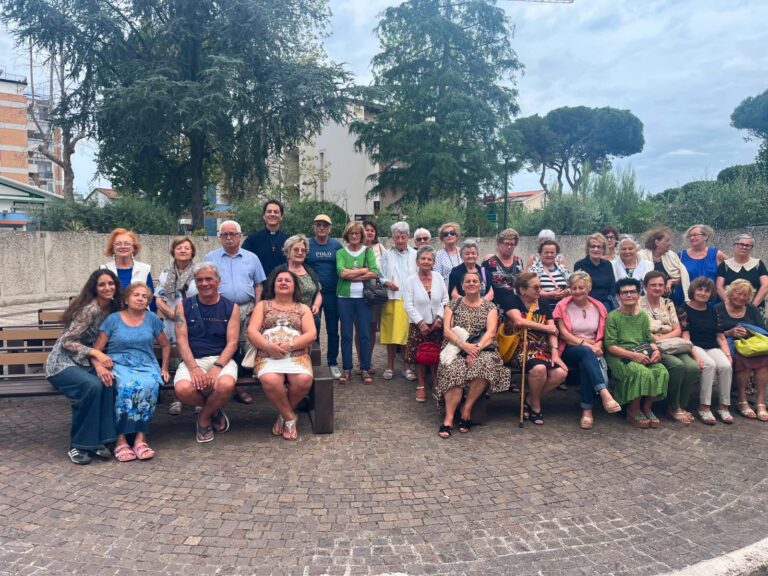 Una messa in riva al mare per i pensionati tifernati: fede, amicizia e condivisione durante il soggiorno a Cattolica