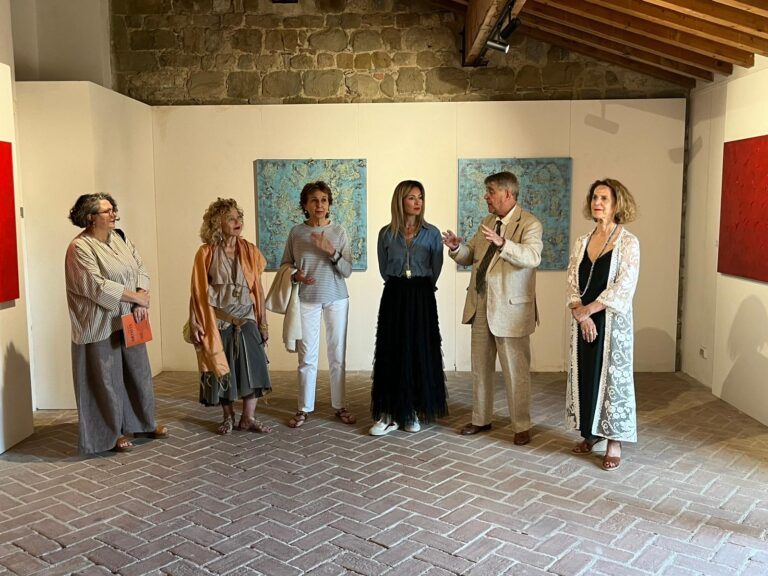 Tre artiste, tre linguaggi, un solo viaggio: la Rocca di Umbertide riapre all’arte contemporanea