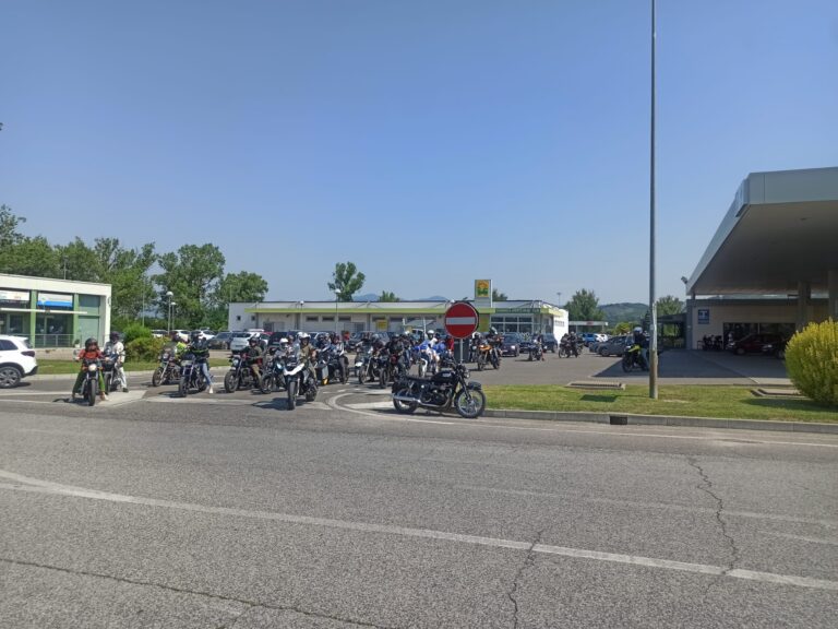 Oltre 50 motociclisti per l’Apecchiese Tranquilla: sicurezza e valorizzazione della SP257 al centro dell’iniziativa