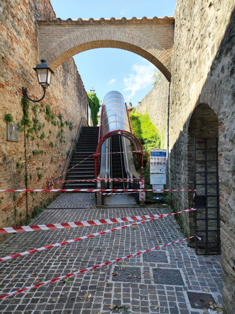 Maltempo a Città di Castello: chiusi piazzale Ferri e giardini del Cassero per verifiche su alberi e rami pericolanti